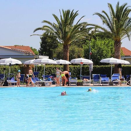 Apartment In Cecina Mare With Outdoor Pool 切齐纳的码头 外观 照片