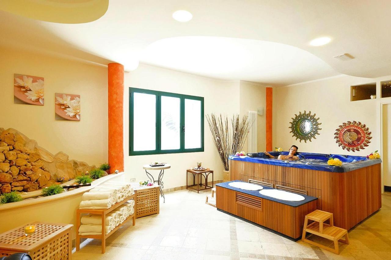 Apartment In Cecina Mare With Outdoor Pool 切齐纳的码头 外观 照片